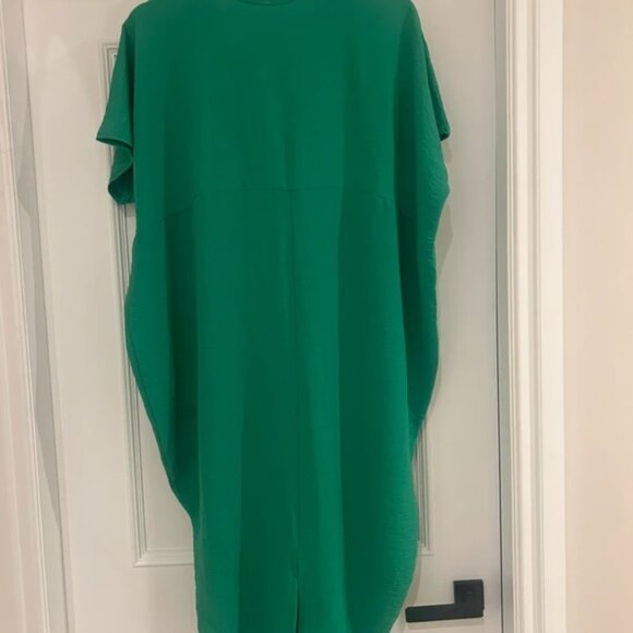 Green dress - Picture 3 of 3